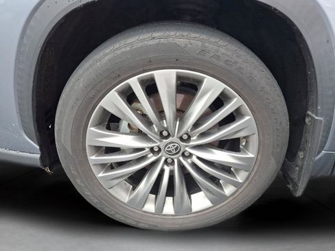 Used 2021 Toyota Highlander Platinum AWD/4WD image 7
