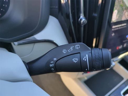 New 2026 Volvo XC60 B5 Ultra w/ Protection Package Premier image 18