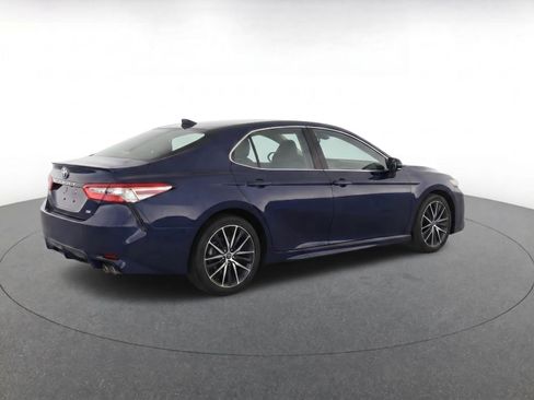 Used 2021 Toyota Camry SE FWD image 4
