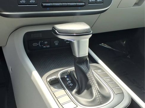 Used 2025 Hyundai Kona SEL AWD/4WD image 17