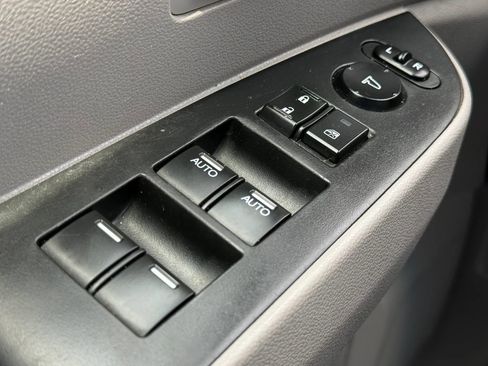 Used 2013 Honda Odyssey LX image 24