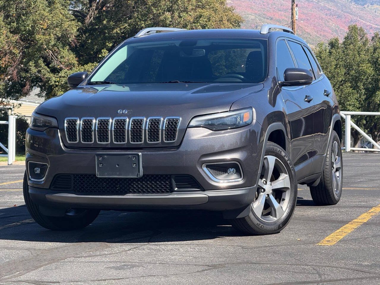 Used 2019 Jeep Cherokee Limited AWD/4WD image 1