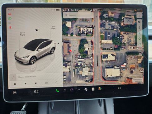 Used 2023 Tesla Model Y Long Range image 42