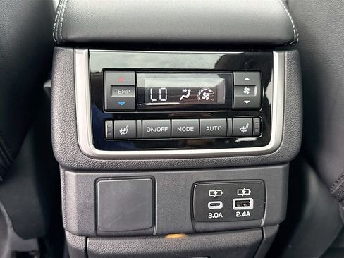 Used 2026 Subaru Ascent Limited AWD/4WD image 32