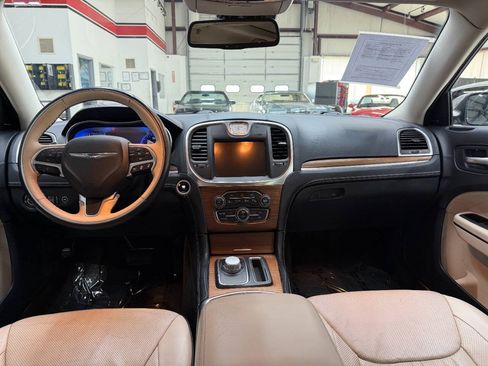 Used 2015 Chrysler 300 C Platinum w/ Harman/Kardon Audio Group RWD image 20