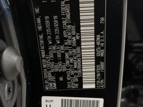 Used 2022 Toyota Highlander LE image 28