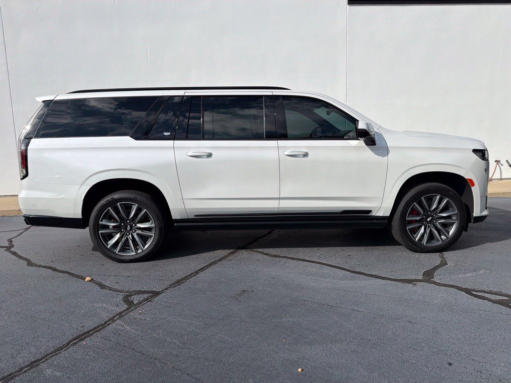 Used 2022 Cadillac Escalade ESV Sport Platinum AWD/4WD image 9