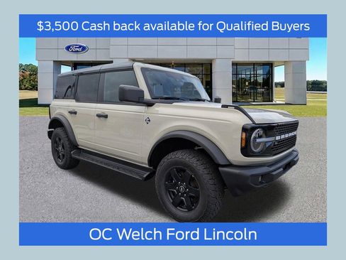 New 2025 Ford Bronco Outer Banks w/ Black Appearance Package image 1