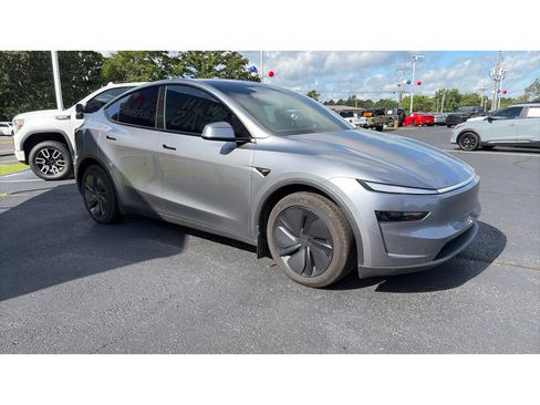 Used 2026 Tesla Model Y Long Range AWD/4WD image 2