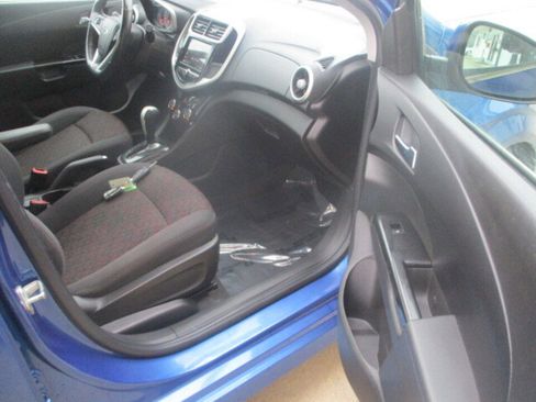 Used 2018 Chevrolet Sonic LT w/ Convenience Package image 20