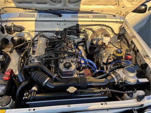 Used 1989 Toyota Pickup Deluxe image 13