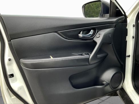Used 2018 Nissan Rogue SL w/ Premium Package AWD/4WD image 22