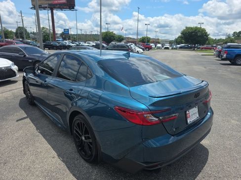 Used 2025 Toyota Camry SE w/ Convenience Package FWD image 6