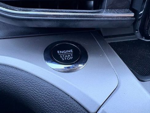 Used 2023 Ford Explorer XLT w/ Equipment Group 202A image 17