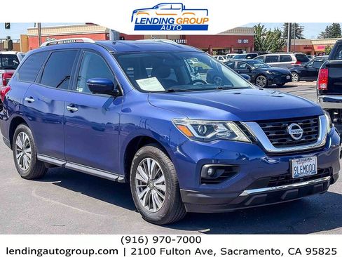 Used 2019 Nissan Pathfinder SL FWD image 5