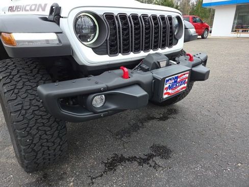 Used 2024 Jeep Wrangler Unlimited Rubicon w/ XTREMEE 35" Tire Package AWD/4WD image 22