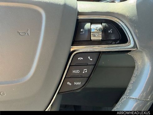 Used 2018 Lincoln Navigator Select w/ Technology Package AWD/4WD image 11