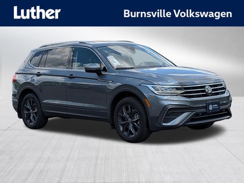 Certified 2024 Volkswagen Tiguan SE w/ MDO Package, Two-Row AWD/4WD image 1