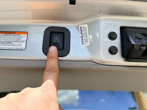 Used 2015 Toyota Sienna XLE Premium image 17