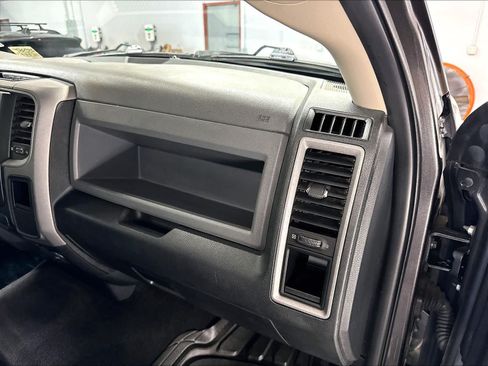 Used 2015 RAM 2500 Tradesman w/ Chrome Appearance Group RWD image 17