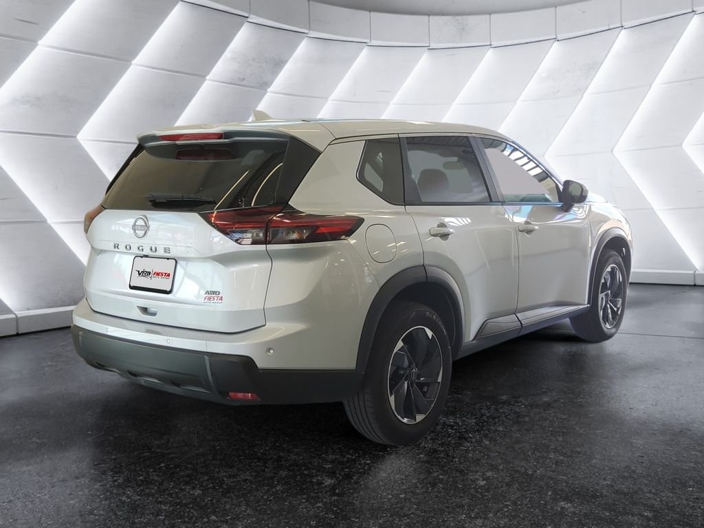 Used 2025 Nissan Rogue SV AWD/4WD image 4
