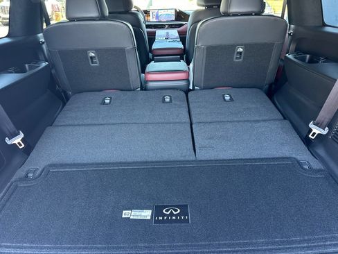 New 2026 INFINITI QX80 Autograph w/ Premium Cargo Package AWD/4WD image 17
