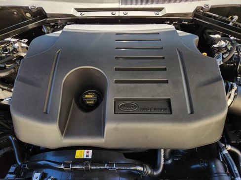 Used 2026 Land Rover Defender 130 X-Dynamic SE AWD/4WD image 31