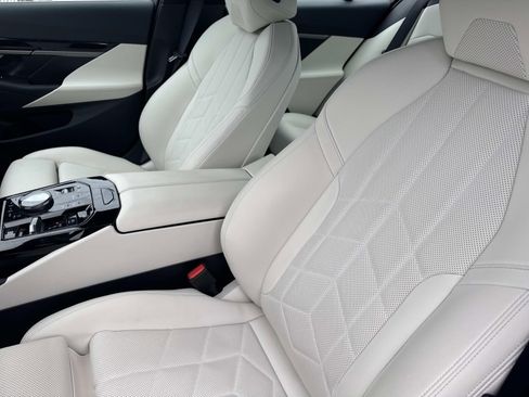 New 2025 BMW 530i xDrive AWD/4WD image 20