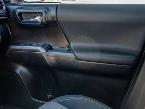 Used 2021 Toyota Tacoma TRD Sport w/ Technology Package RWD image 21