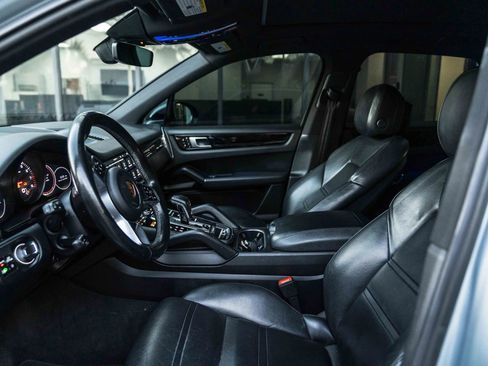 Used 2020 Porsche Cayenne AWD/4WD image 18