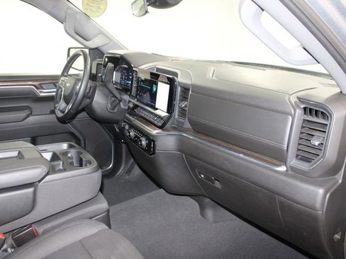 Used 2025 Chevrolet Silverado 1500 LT image 29
