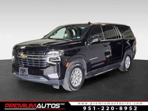Used 2023 Chevrolet Suburban LT w/ Luxury Package image 1