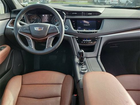 Used 2025 Cadillac XT5 Premium Luxury w/ Technology Package image 8