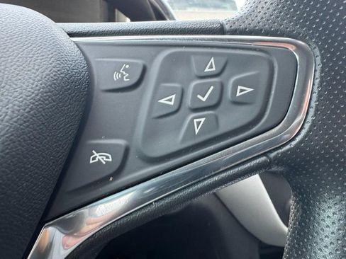Used 2020 Chevrolet Equinox LS w/ LS Convenience Package FWD image 17