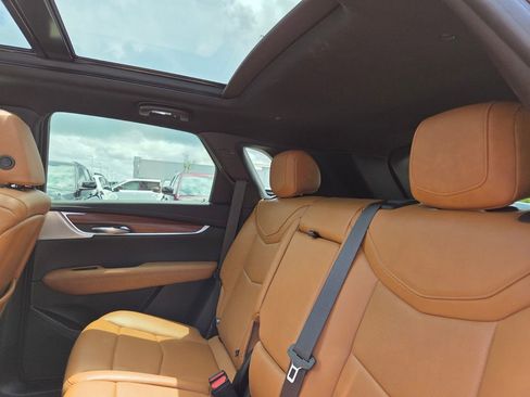 Used 2020 Cadillac XT5 Premium Luxury FWD image 17