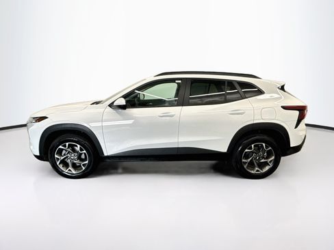 Used 2026 Chevrolet Trax LT FWD image 4