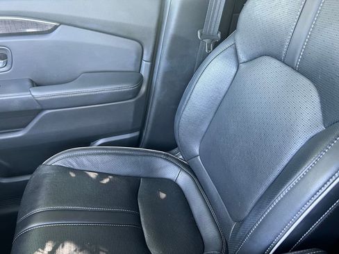 Used 2023 Honda Pilot Elite image 42