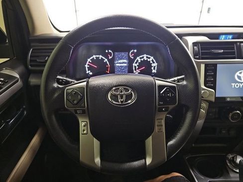 Used 2020 Toyota 4Runner SR5 Premium AWD/4WD image 17