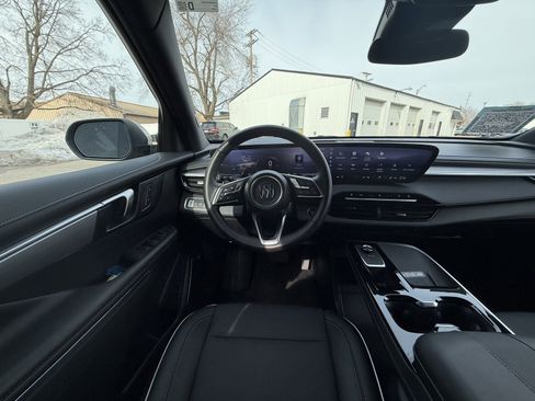 Used 2025 Buick Enclave Preferred image 2