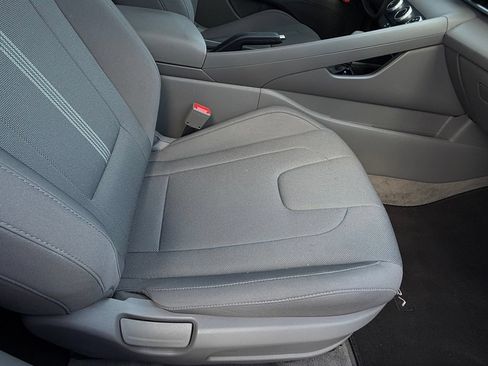 Used 2024 Hyundai Elantra SE FWD image 30