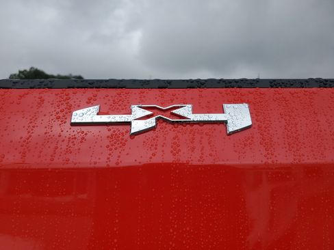 New 2025 GMC Sierra 1500 Elevation image 8