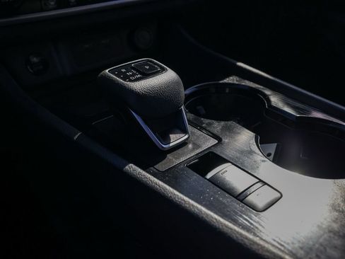 Used 2024 Nissan Rogue SV image 31