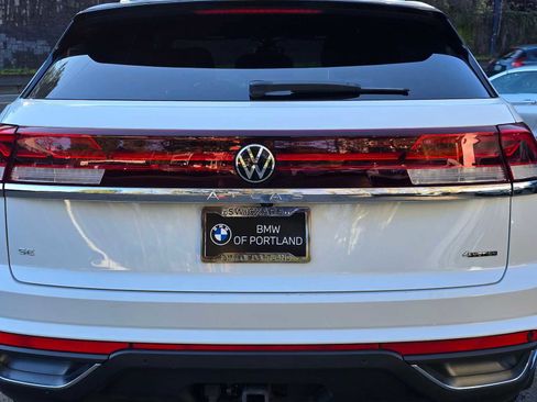 Used 2024 Volkswagen Atlas Cross Sport SE image 13
