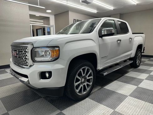 Used 2020 GMC Canyon Denali image 2