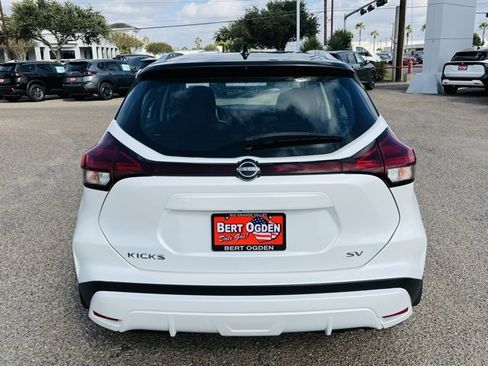 Used 2023 Nissan Kicks SV image 5