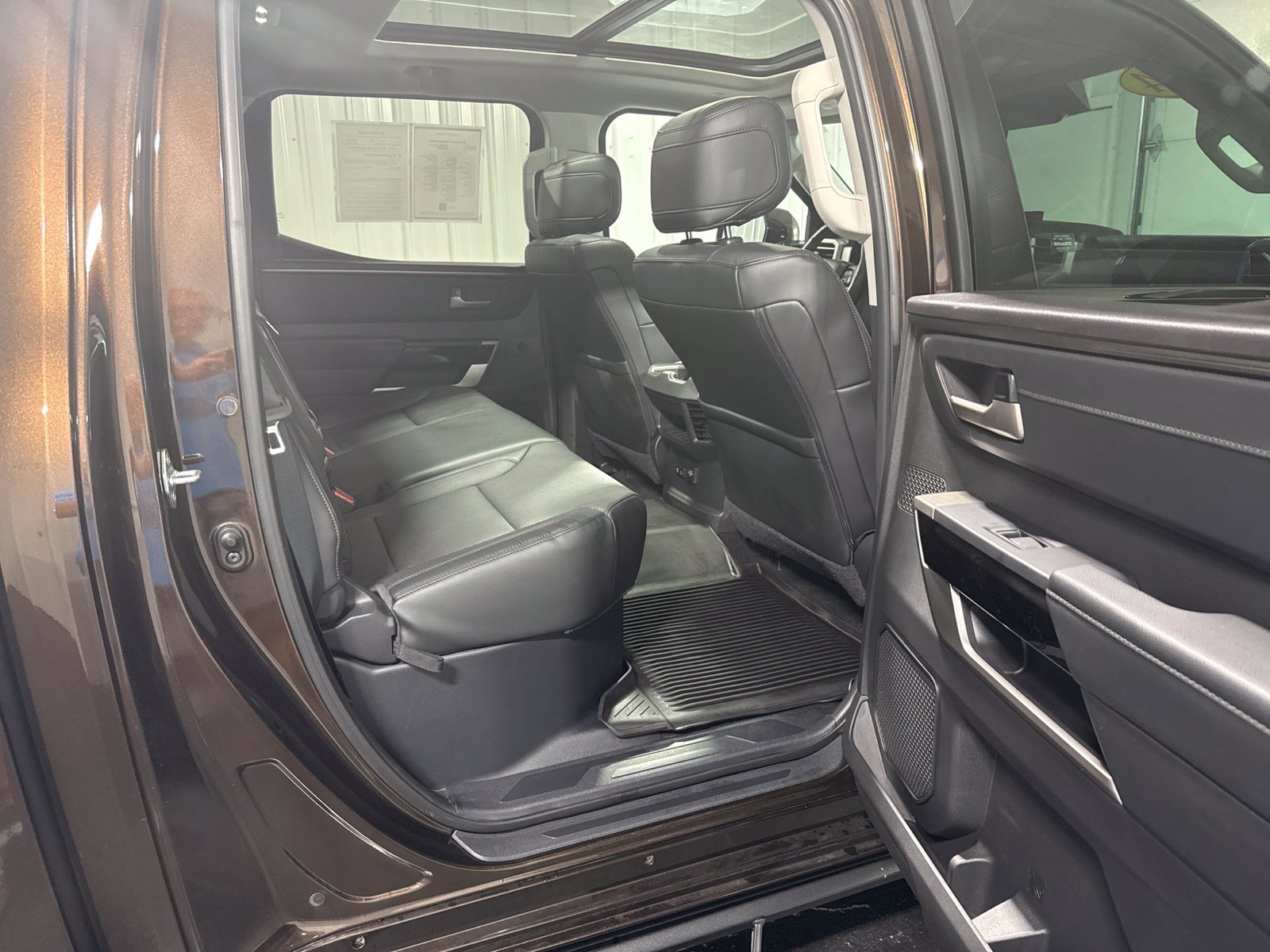 Used 2024 Toyota Tundra Limited w/ Power Package AWD/4WD image 17