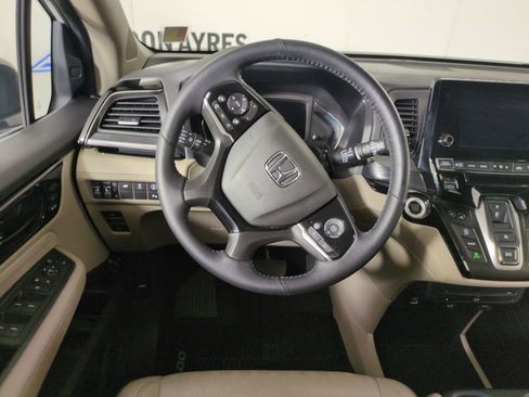 Used 2024 Honda Odyssey Elite image 17