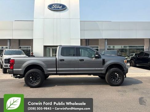 Used 2022 Ford F250 XLT w/ Black Appearance Package AWD/4WD image 7