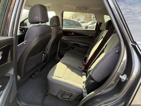 Used 2017 Kia Sorento LX w/ LX Convenience Package image 23