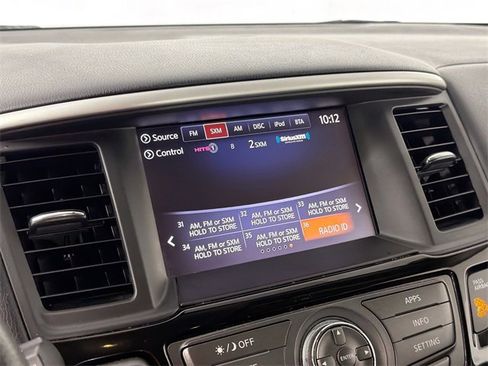 Used 2017 Nissan Pathfinder S image 14